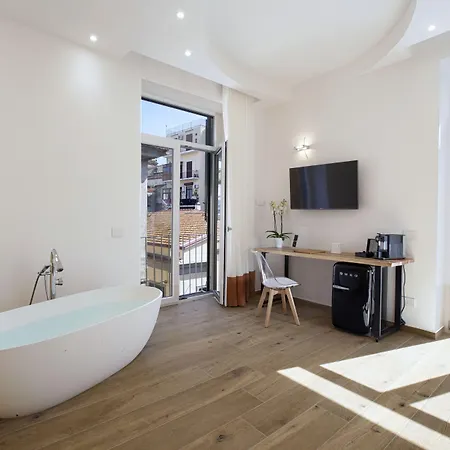 Pensión Yourhome - Lidia &