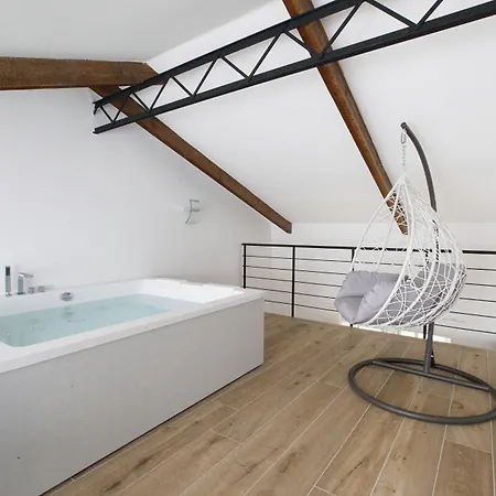 Pensión Yourhome - Lidia &