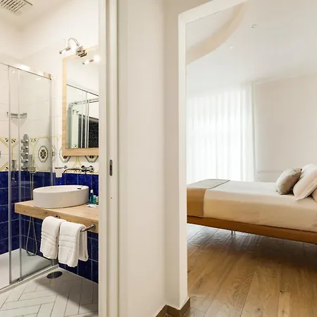 Yourhome - Lidia & *