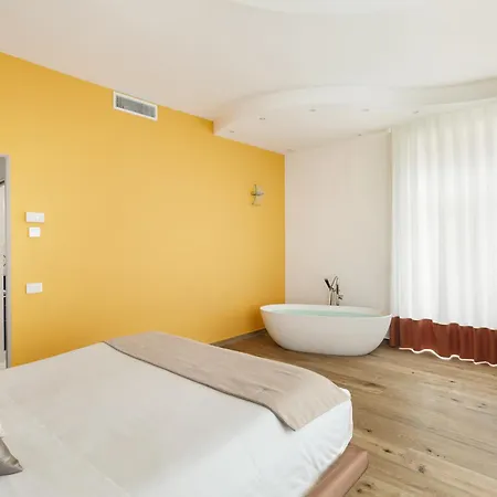 Yourhome - Lidia & Guest house *