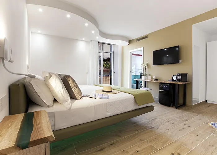 Guest house Yourhome - Lidia & 4*