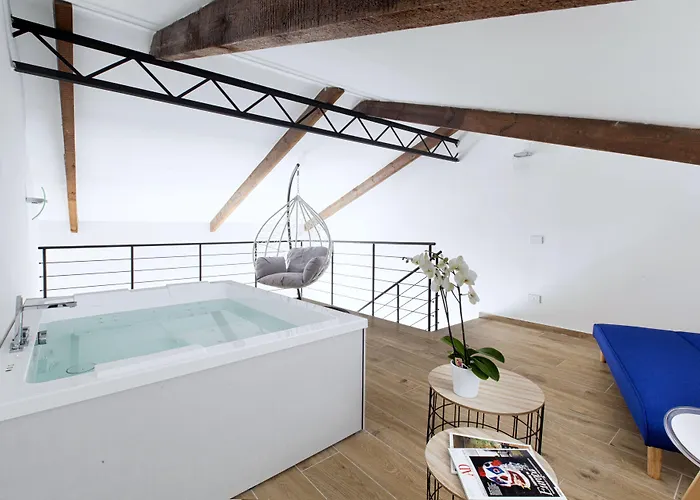 Yourhome - Lidia & Pensión