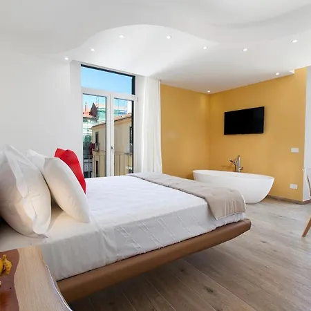 Yourhome - Lidia &