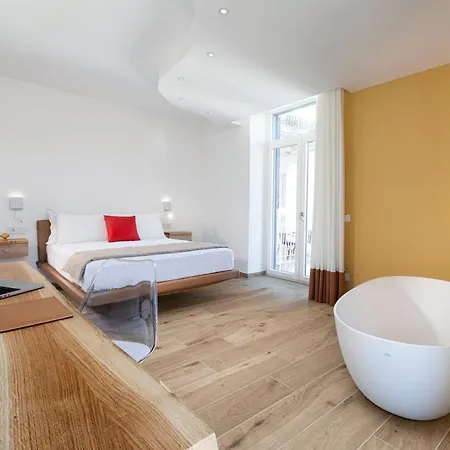Pensión Yourhome - Lidia &