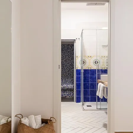 Yourhome - Lidia &
