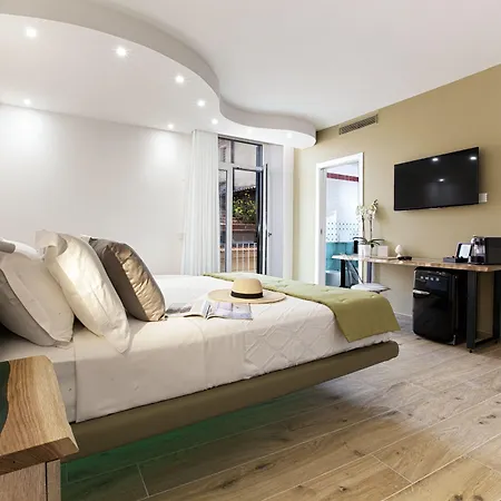 Casa de hóspedes Yourhome - Lidia & 4*