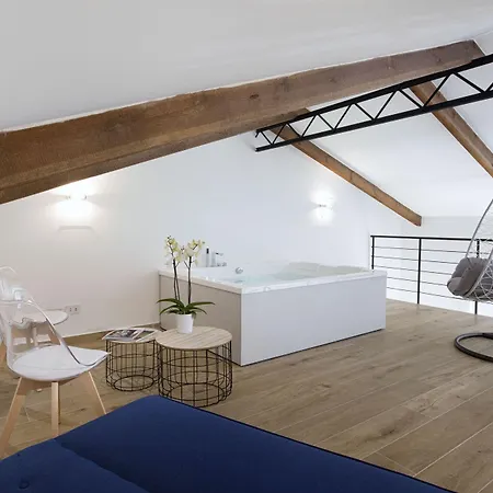 Yourhome - Lidia &